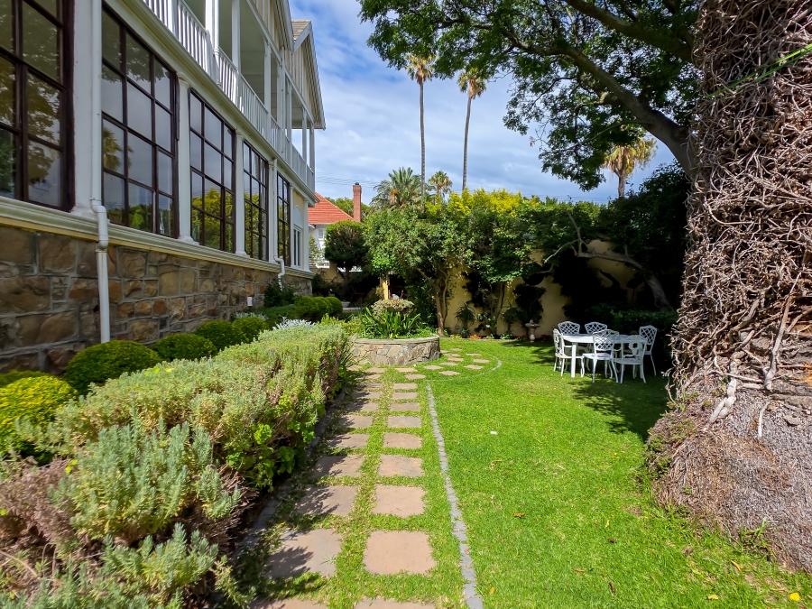 6 Bedroom Property for Sale in Sea Point Western Cape